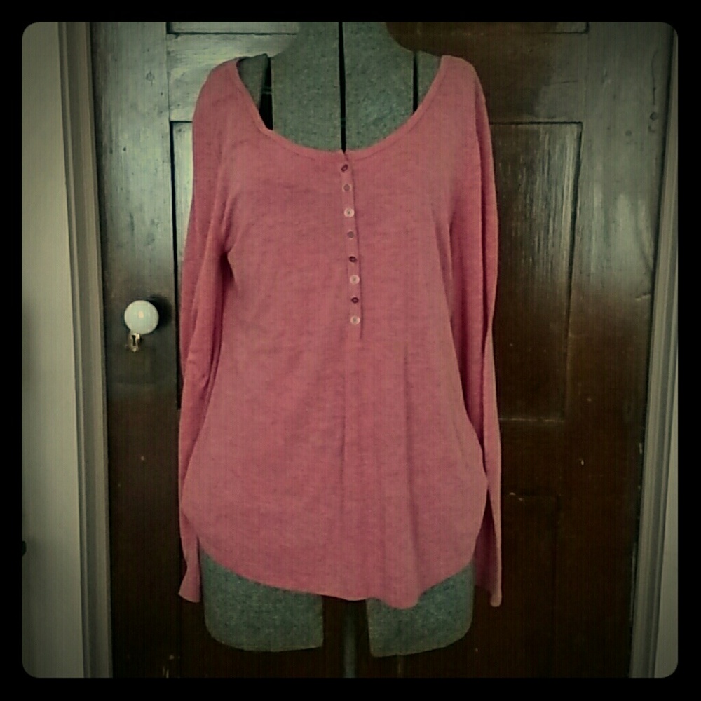 Long sleeve henley.
